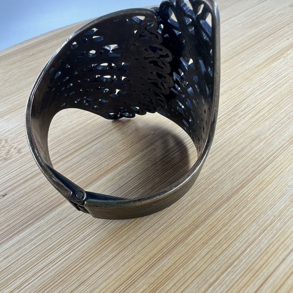 Vintage Hinged Clamp Bracelet Heart Floral Filigree Brass Feminine Bohemian - Picture 4 of 7